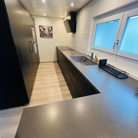 Modern 3br *