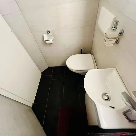 Modern 3br *